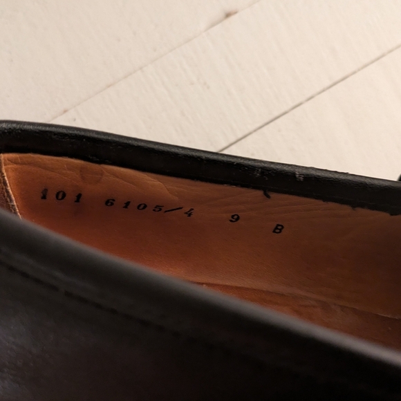 Women's Gucci leather loafers - Picture 6 of 16